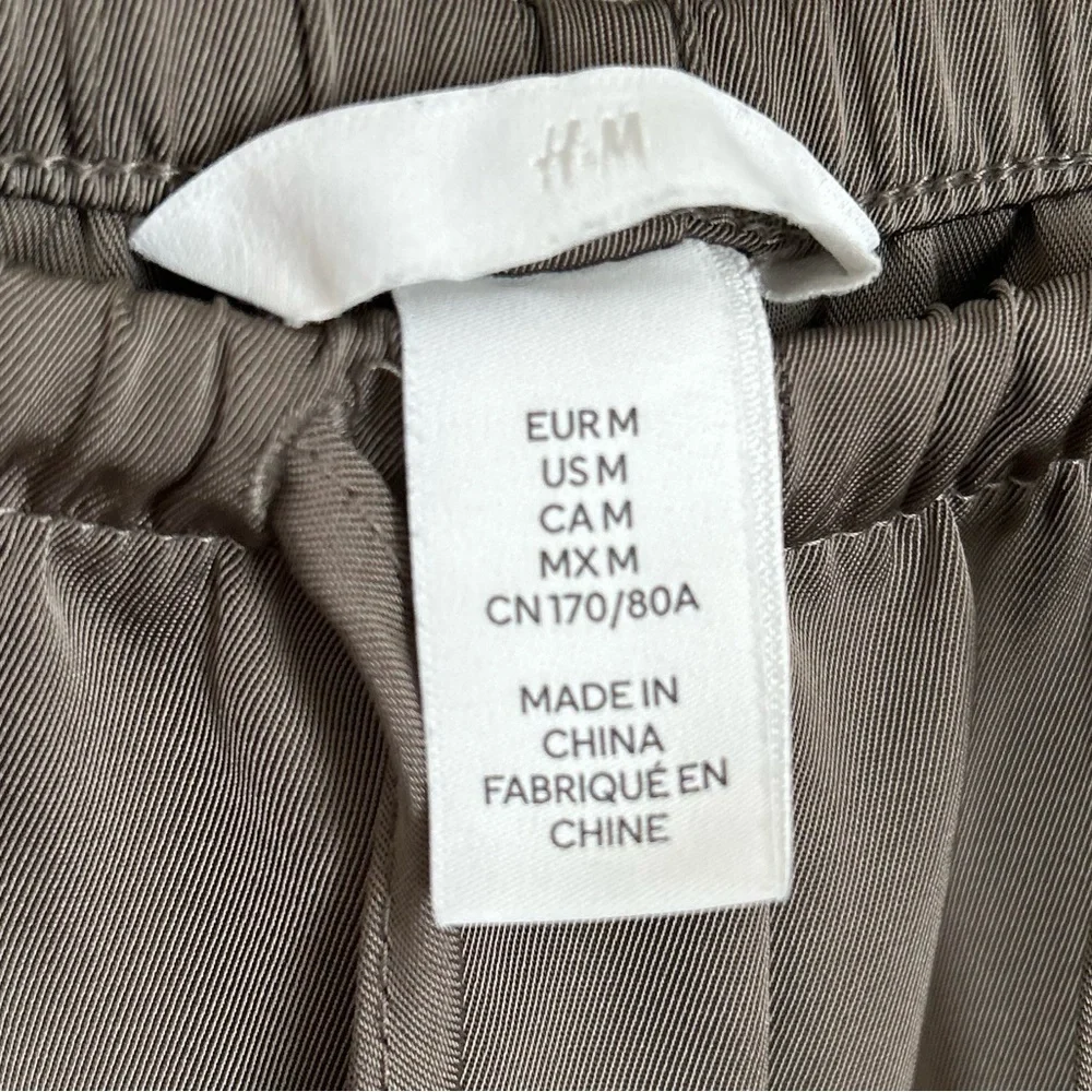 H&M Taupe Silky Wide Leg Cropped Drawstring Pants Culottes Size M - Picture 3 of 6